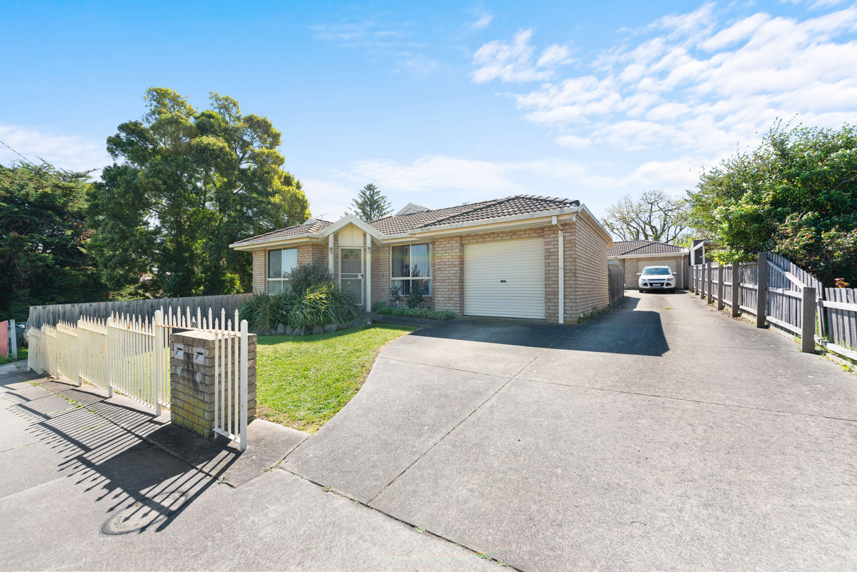 1 & 2 / 305 Princes Drive, Morwell VIC 3840, Morwell - Thumbnail 3