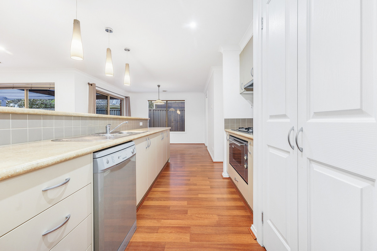 23 Greenaway Terrace, Cranbourne East VIC 3977, Cranbourne East - Thumbnail 6