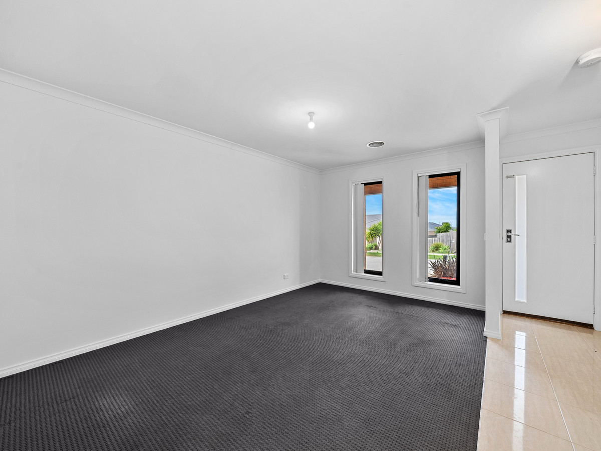 31 College Square, BACCHUS MARSH VIC 3340, Bacchus Marsh - Thumbnail 2
