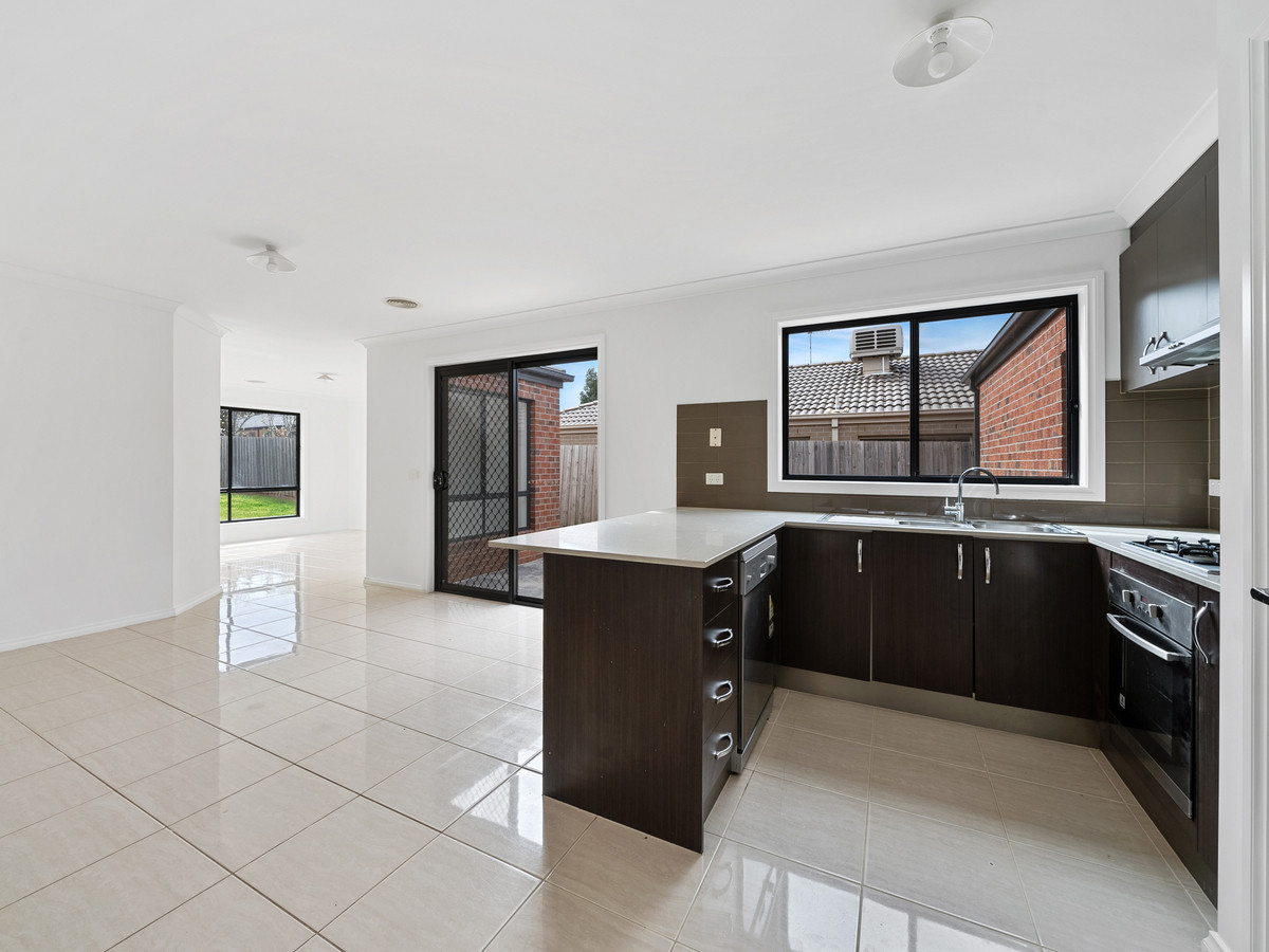 31 College Square, BACCHUS MARSH VIC 3340, Bacchus Marsh - Thumbnail 3