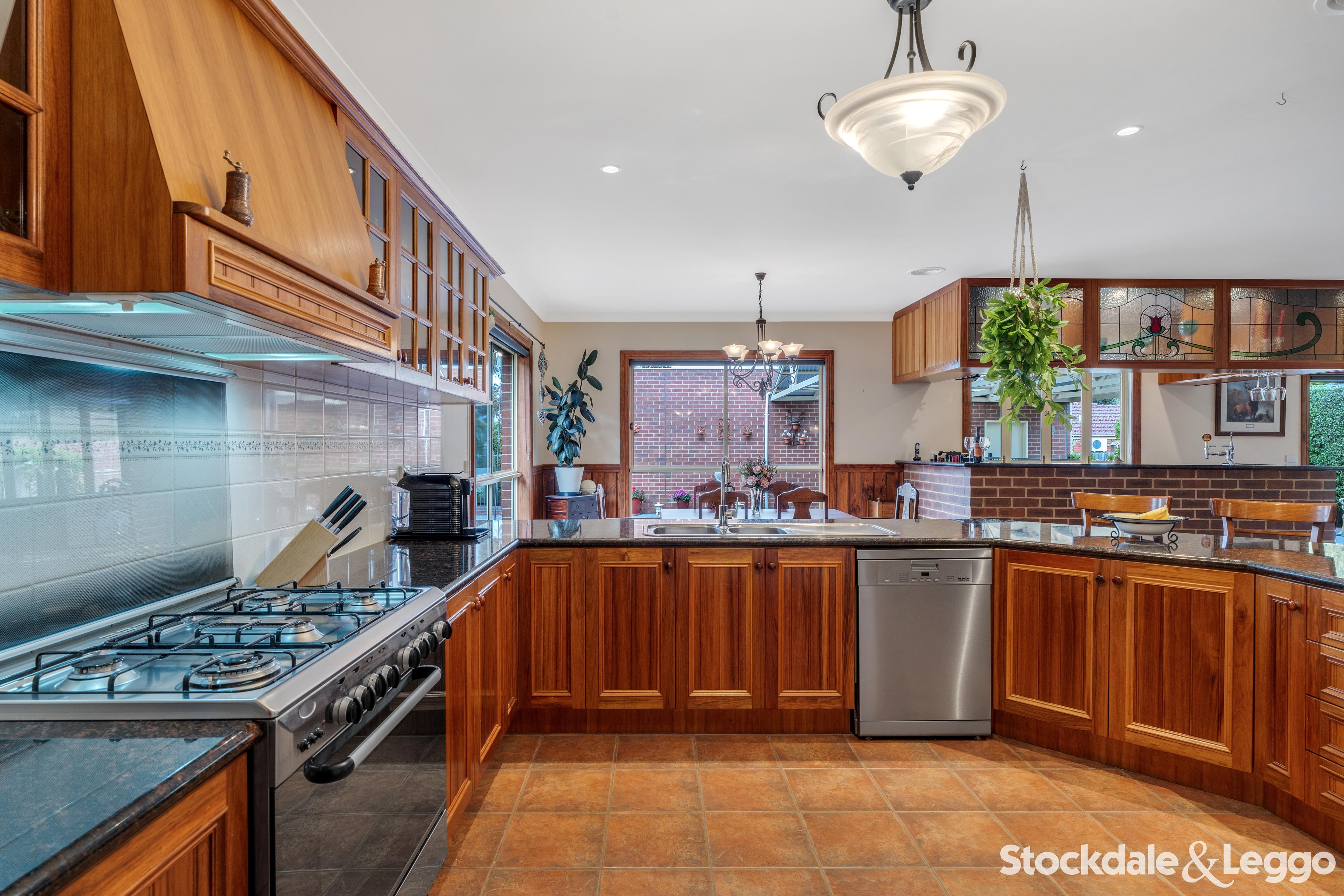 11 The Avenue, Sunbury VIC, Sunbury - Thumbnail 6