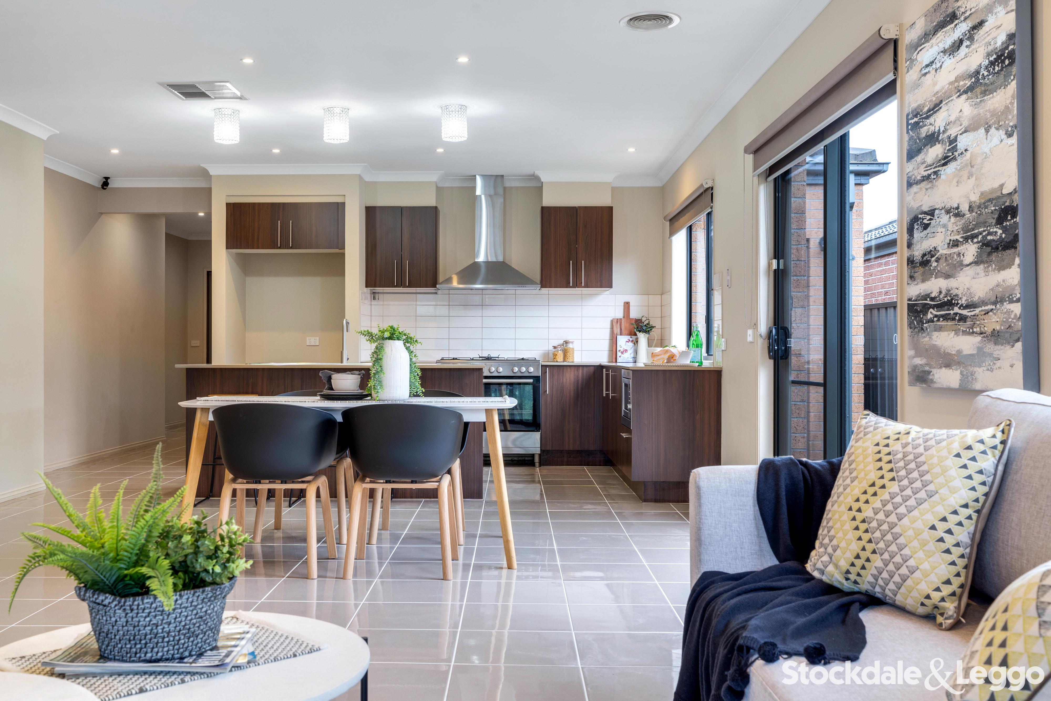 409 Grand Boulevard, Craigieburn VIC, Craigieburn - Thumbnail 2