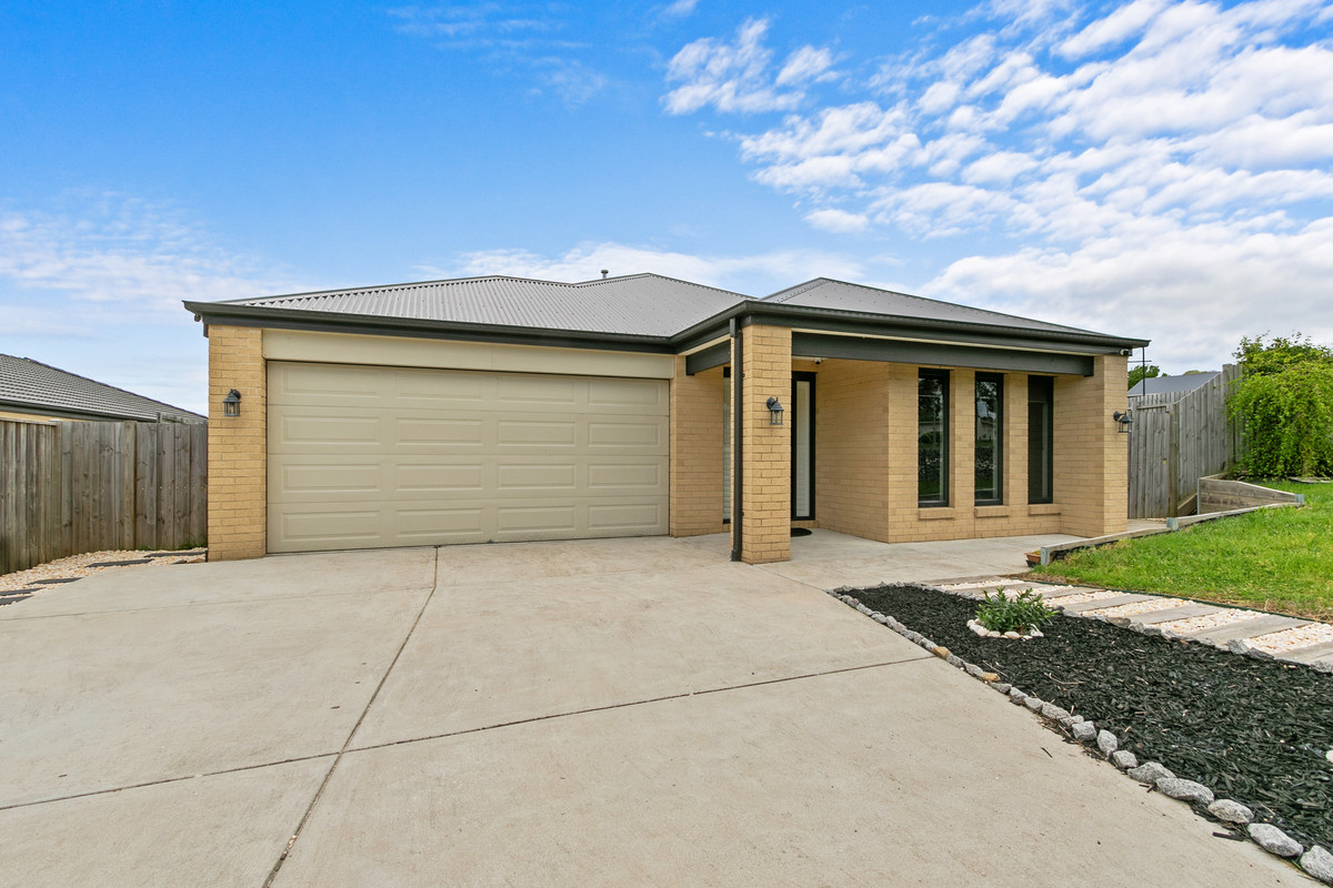 2 Scarborough Crescent, Morwell VIC 3840, Morwell - Thumbnail 3
