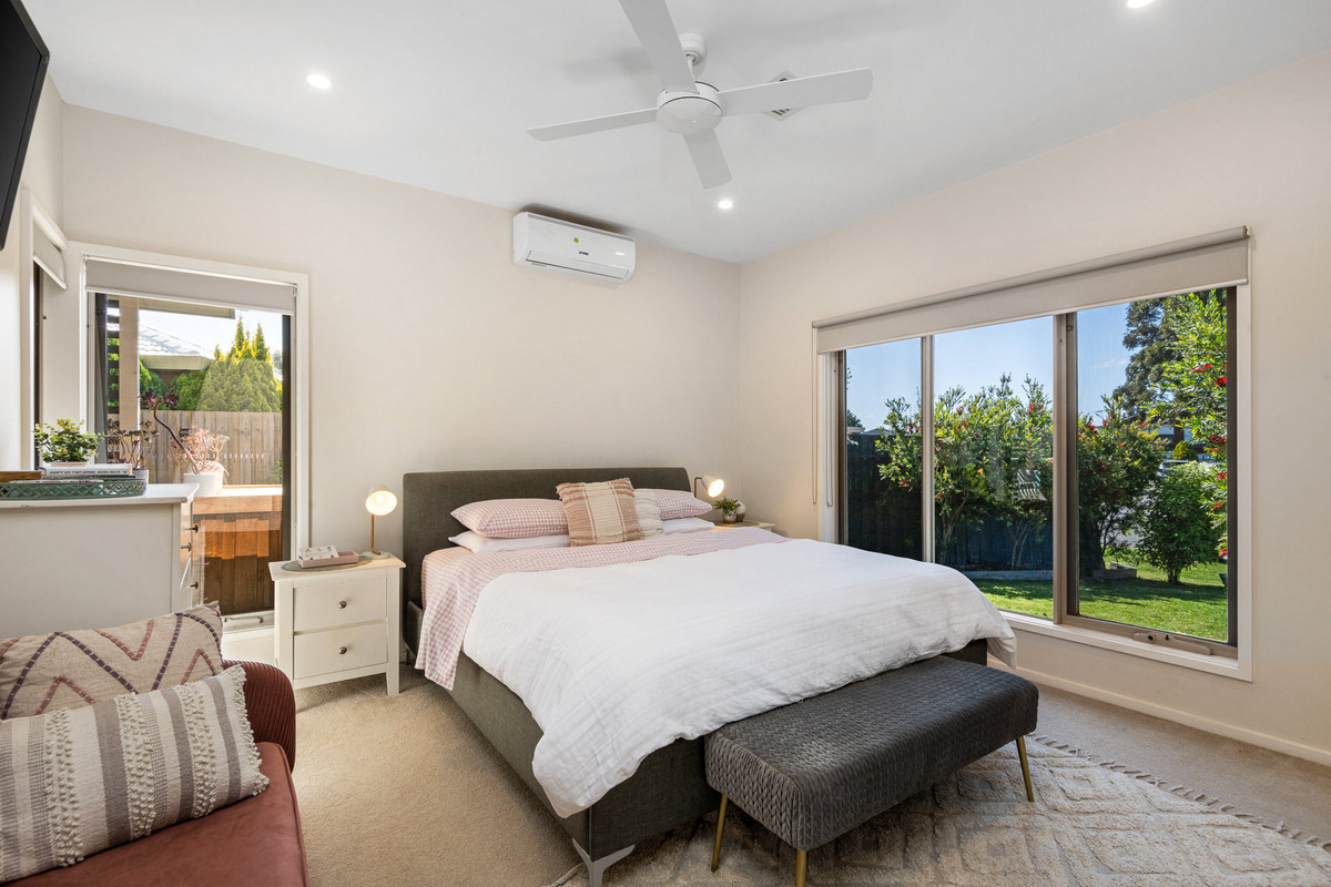1 / 9 Strathire Gardens, Hamlyn Heights VIC 3215, Hamlyn Heights - Thumbnail 3