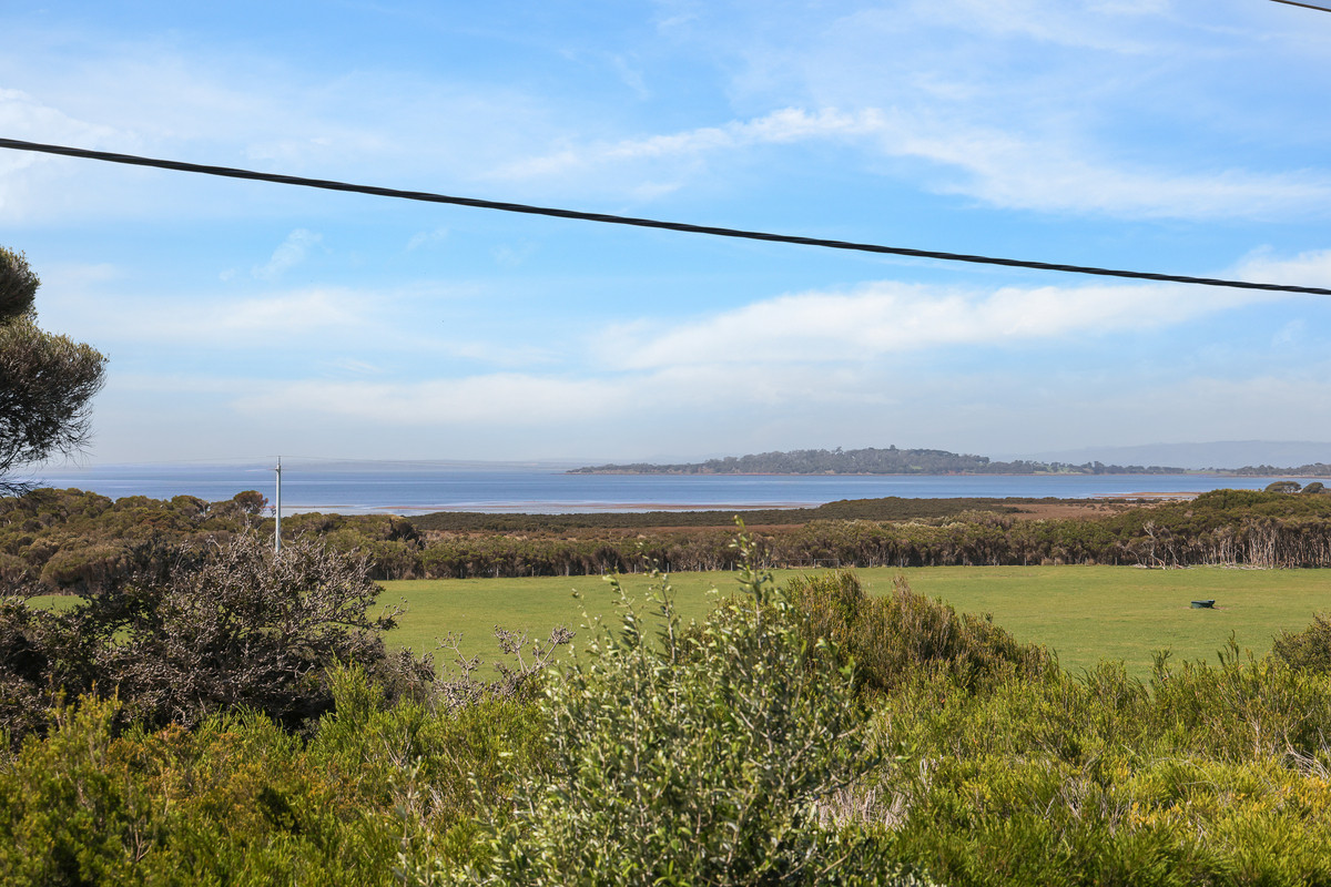 1 / 1A Stradbroke Crescent, Surf Beach VIC 3922, Surf Beach - Thumbnail 5