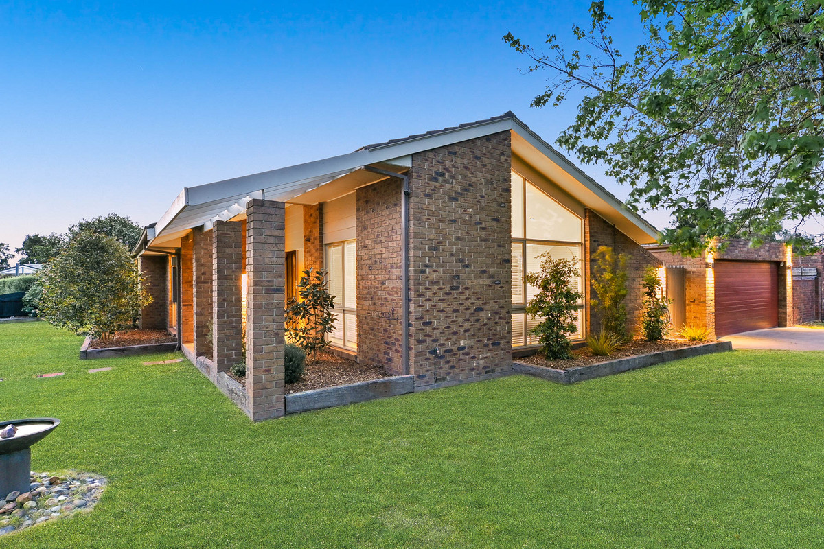 18 Earlston Square, Berwick VIC 3806, Berwick - Thumbnail 3