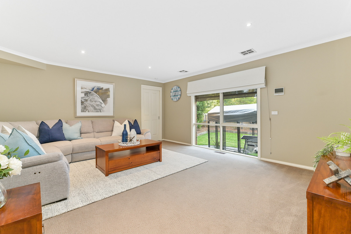 18 Earlston Square, Berwick VIC 3806, Berwick - Thumbnail 6