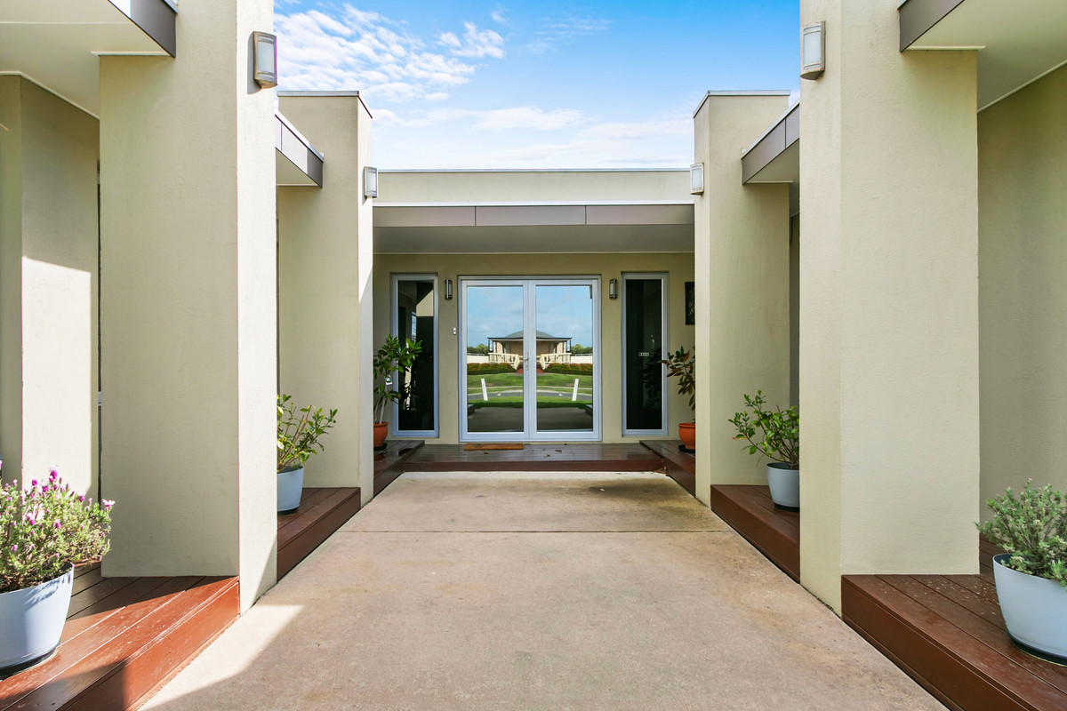 72 Riverslea Boulevard, TRARALGON VIC 3844, Traralgon - Thumbnail 2