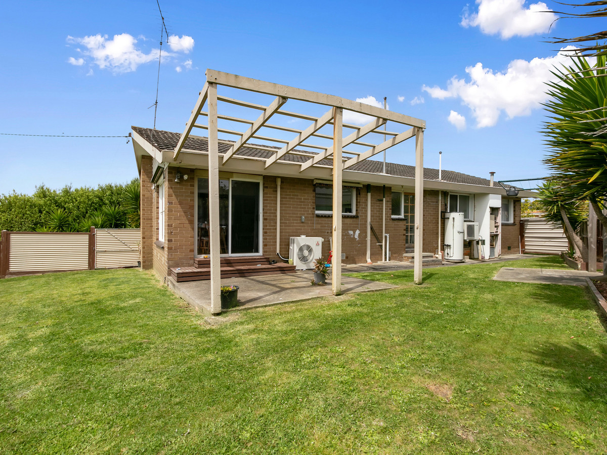 1 Walker Parade, CHURCHILL VIC 3842, Churchill - Thumbnail 2