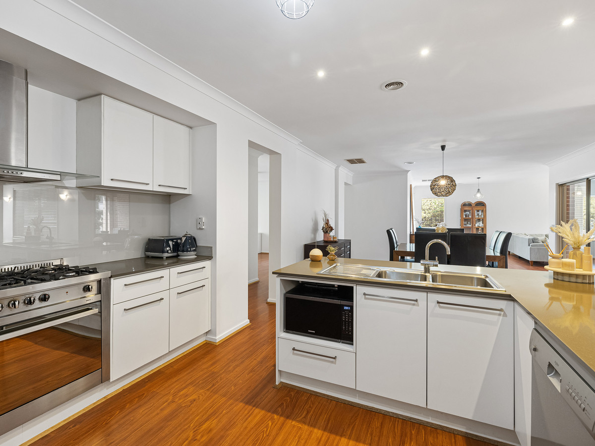 17 Leonard Drive, Bacchus Marsh VIC 3340, Darley - Thumbnail 2