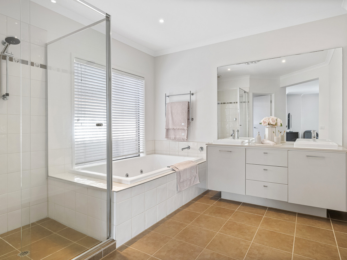 17 Leonard Drive, Bacchus Marsh VIC 3340, Darley - Thumbnail 6