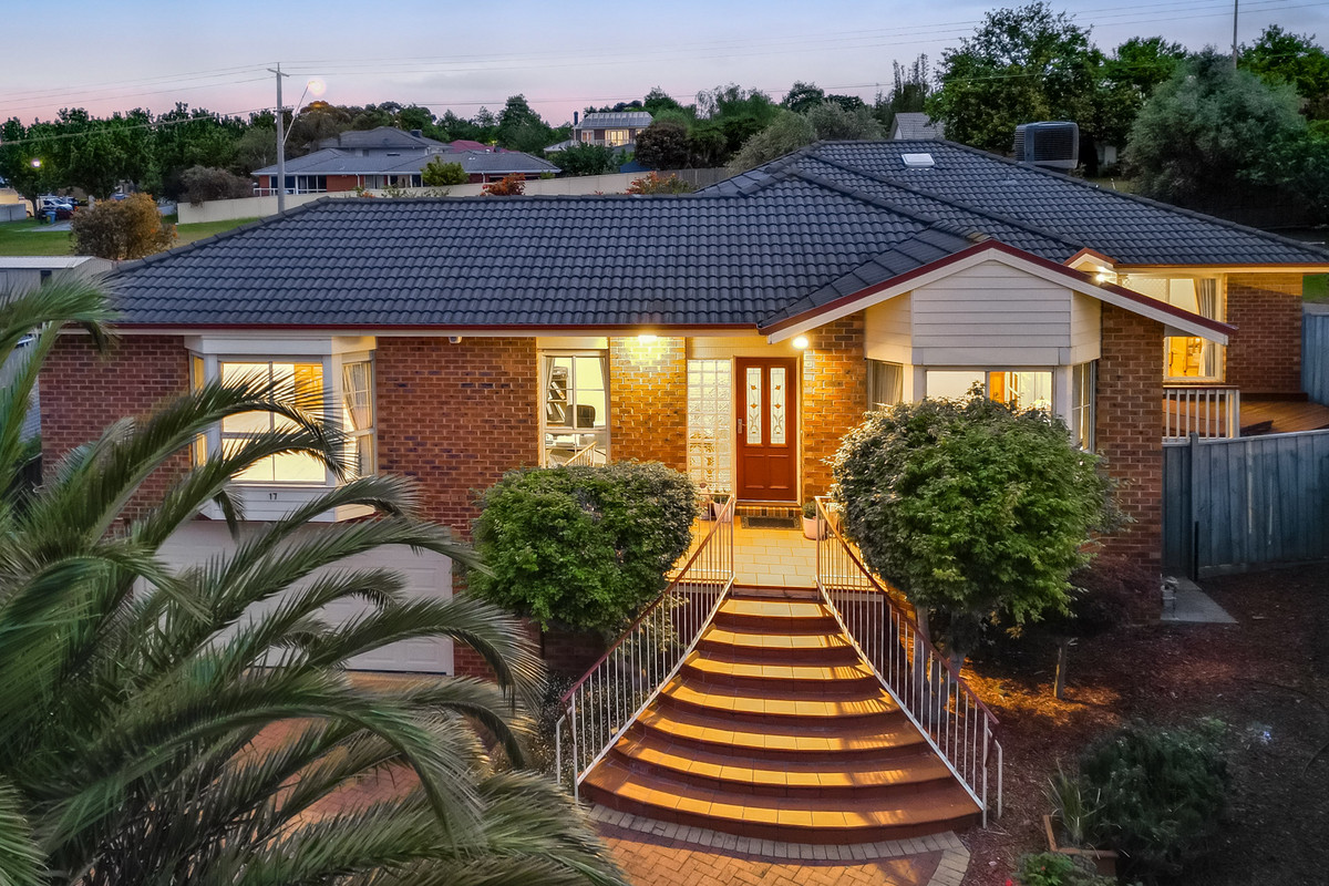 17 Dewdrop Place, Narre Warren South VIC 3805, Narre Warren South - Image 1