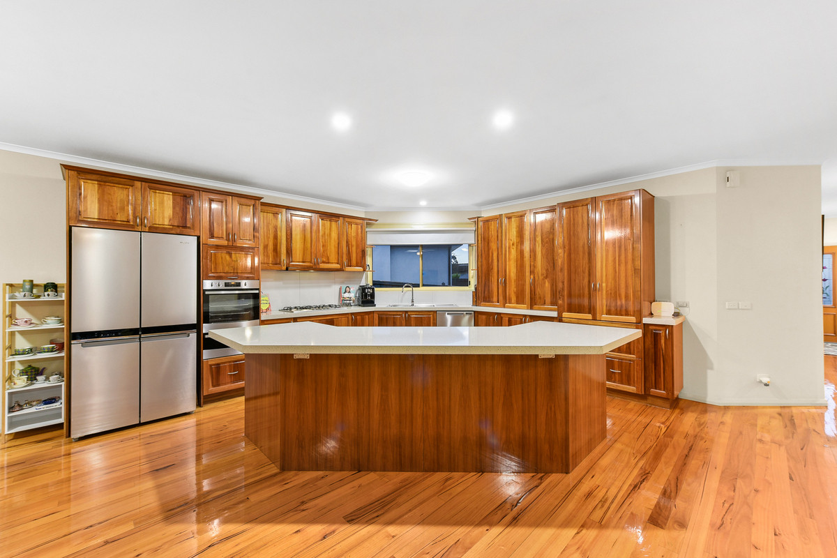 17 Dewdrop Place, Narre Warren South VIC 3805, Narre Warren South - Thumbnail 3
