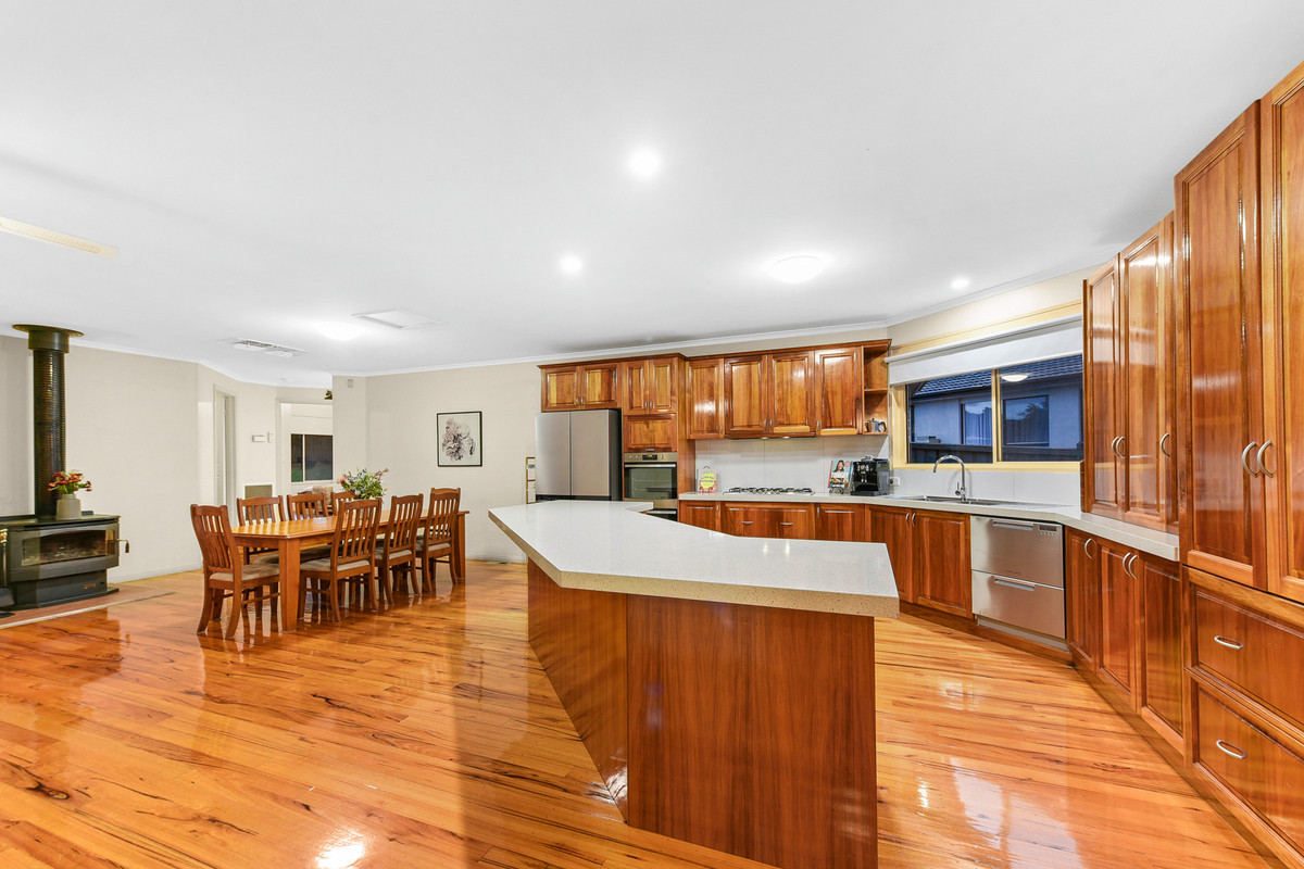 17 Dewdrop Place, Narre Warren South VIC 3805, Narre Warren South - Thumbnail 5