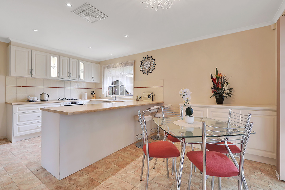 1 / 10 Moralla Avenue, Croydon VIC 3136, Croydon - Thumbnail 5