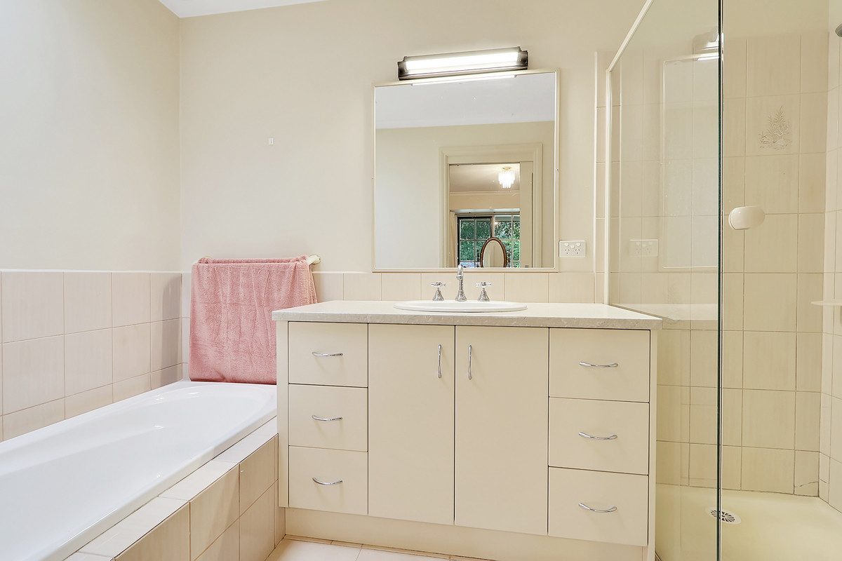1 / 10 Moralla Avenue, Croydon VIC 3136, Croydon - Thumbnail 8