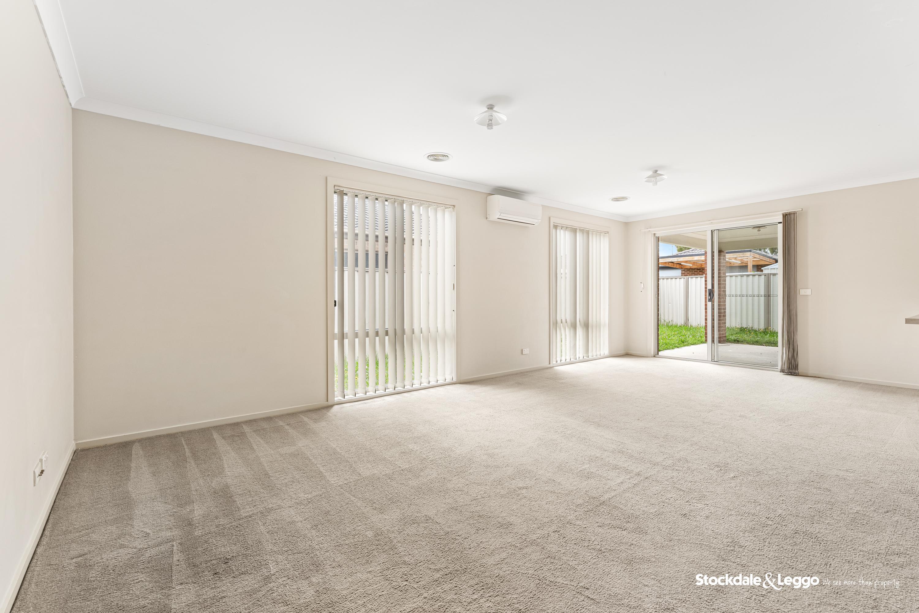9 Celebration Circuit, Pakenham VIC, Pakenham - Thumbnail 2