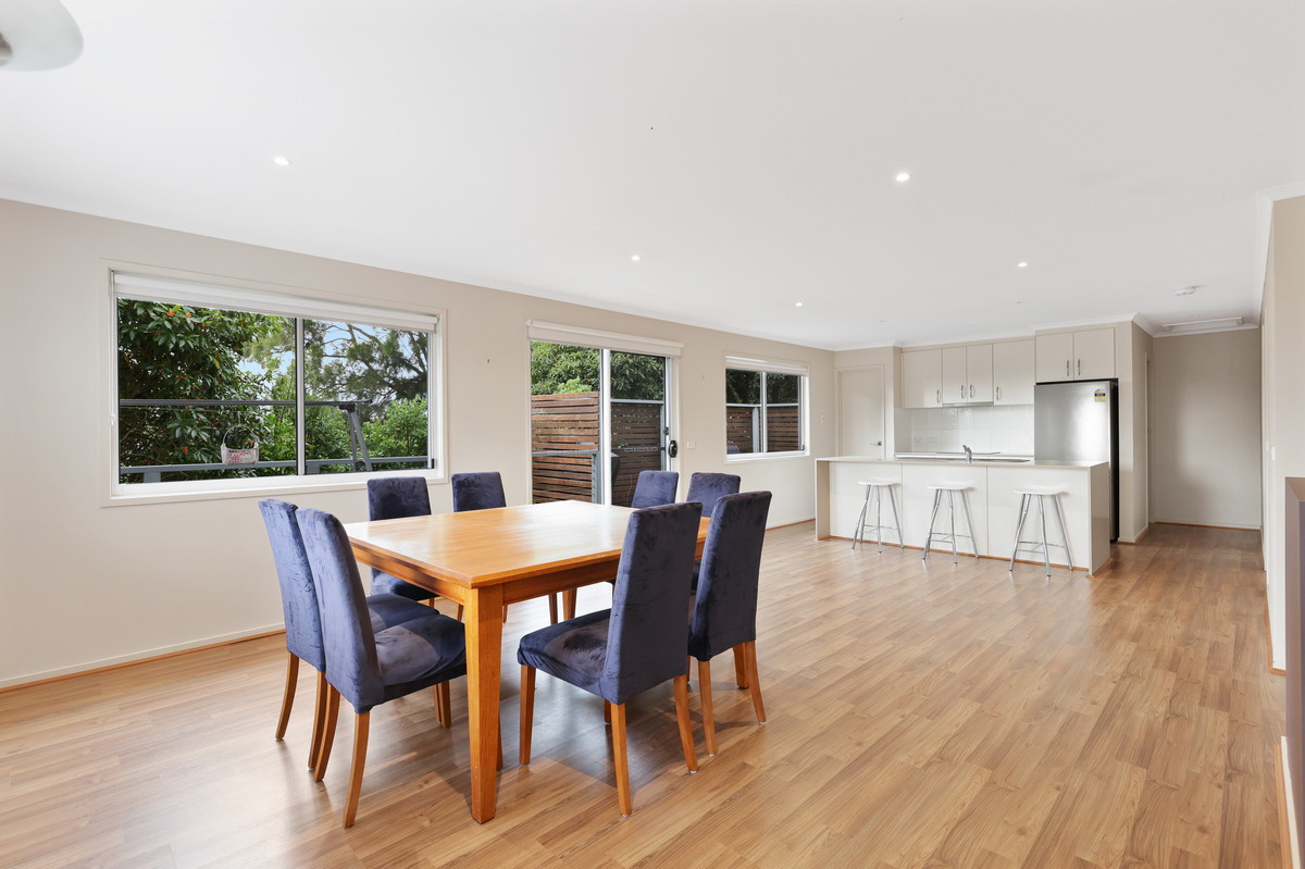 2 / 11 Roydon Road, Cowes VIC 3922, Cowes - Thumbnail 2