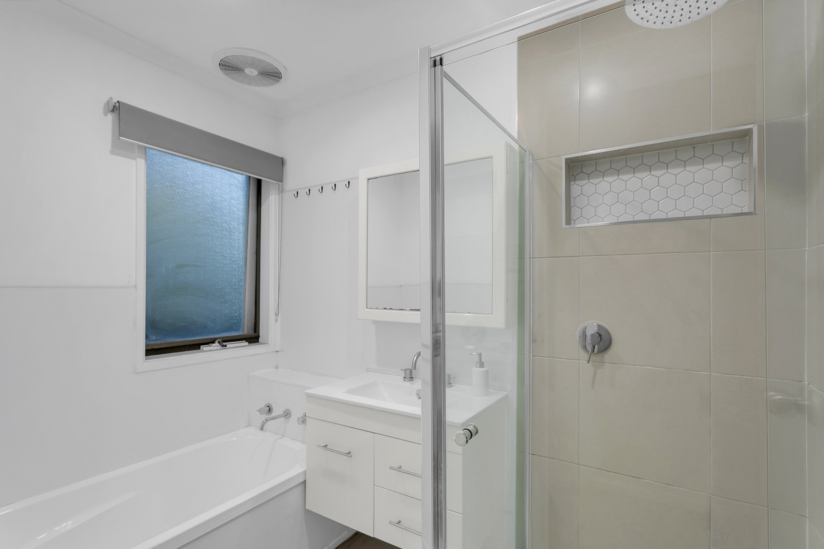 12 Mallory Court, Cranbourne VIC 3977, Cranbourne - Thumbnail 2