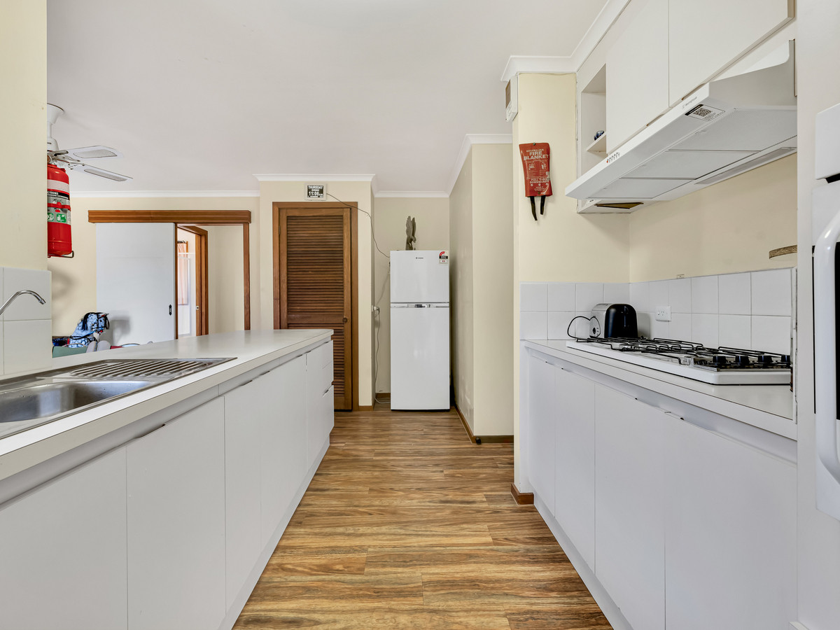 90 Underbank Boulevard, Bacchus Marsh VIC 3340, Bacchus Marsh - Thumbnail 5