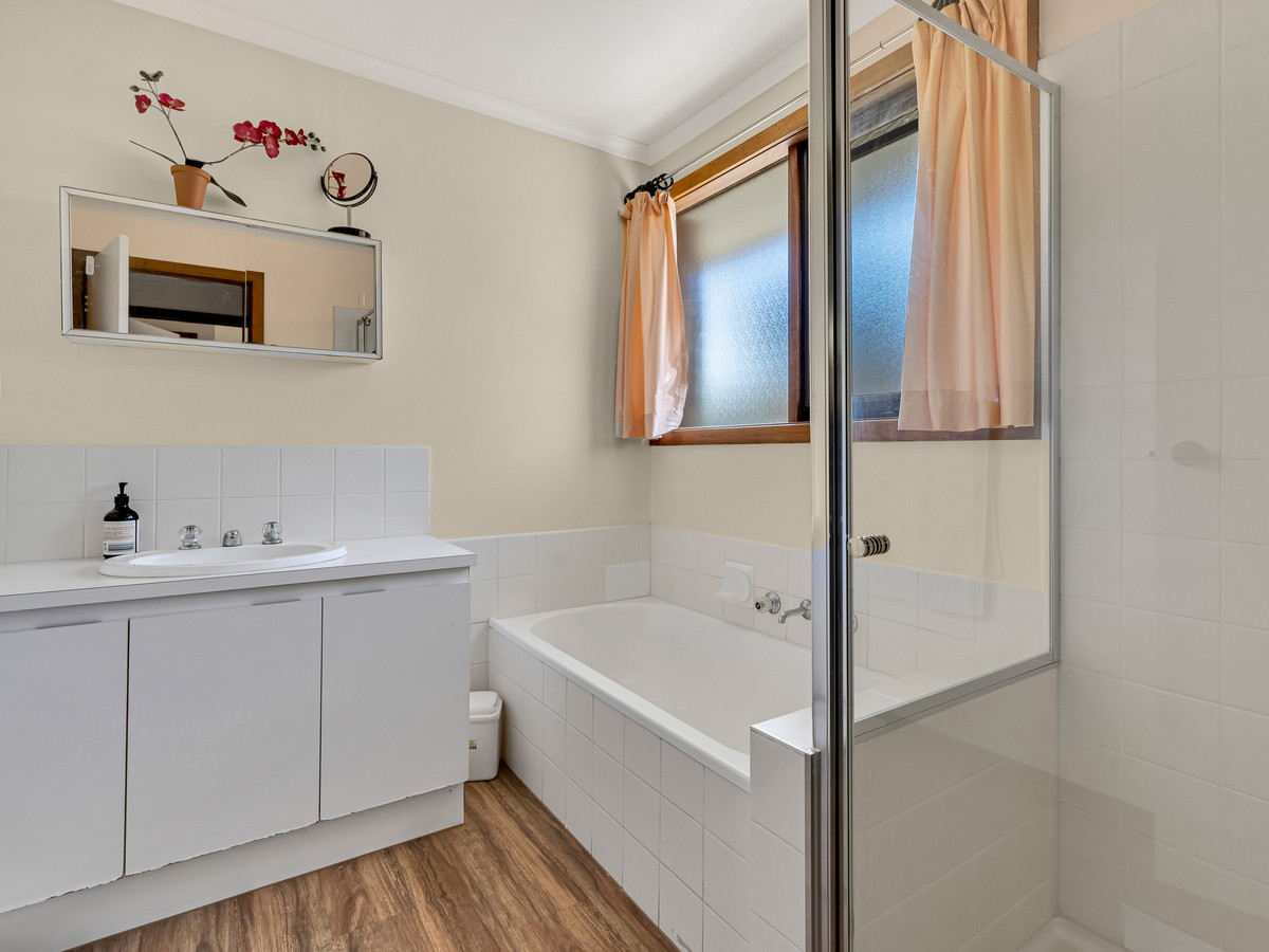 90 Underbank Boulevard, Bacchus Marsh VIC 3340, Bacchus Marsh - Thumbnail 7