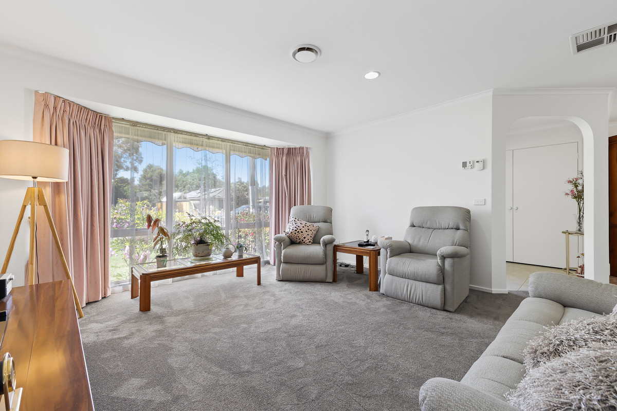 108 Mountain Gate Drive, Ferntree Gully VIC 3156, Ferntree Gully - Thumbnail 2