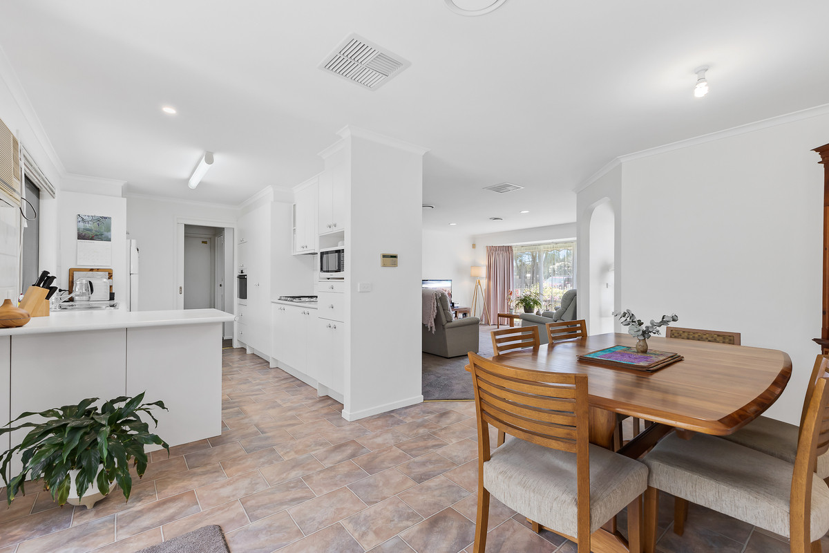 108 Mountain Gate Drive, Ferntree Gully VIC 3156, Ferntree Gully - Thumbnail 7