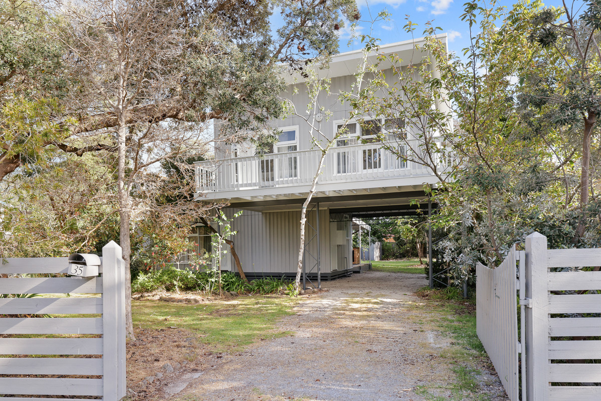 35 Beach Street, Cowes VIC 3922, Cowes - Thumbnail 2
