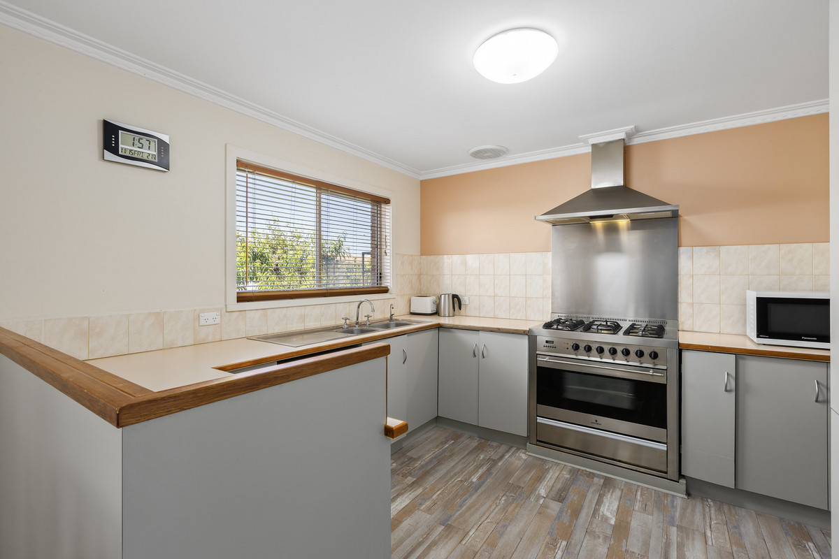 27 Henderson Street, Indented Head VIC 3223, Indented Head - Thumbnail 2