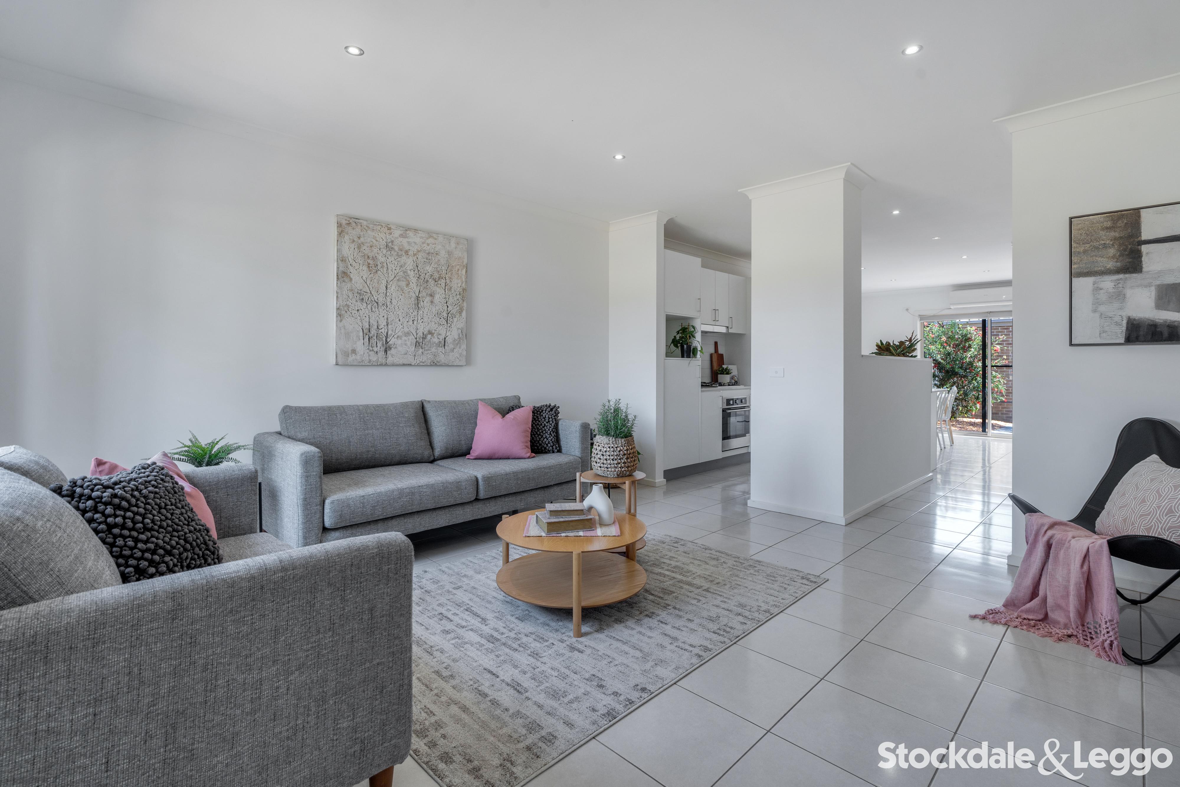 24 Penhall Drive, Craigieburn VIC, Craigieburn - Thumbnail 2