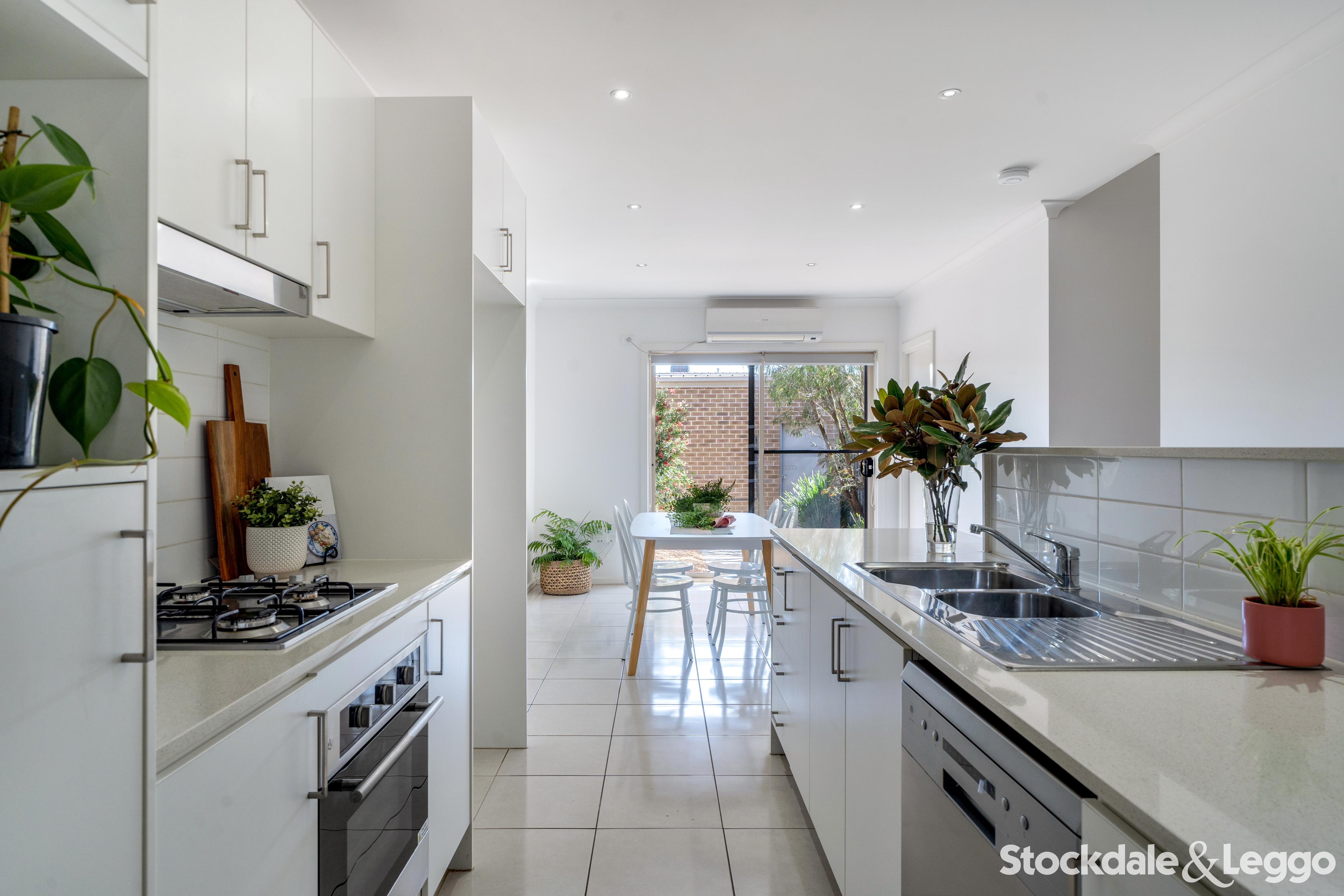 24 Penhall Drive, Craigieburn VIC, Craigieburn - Thumbnail 4