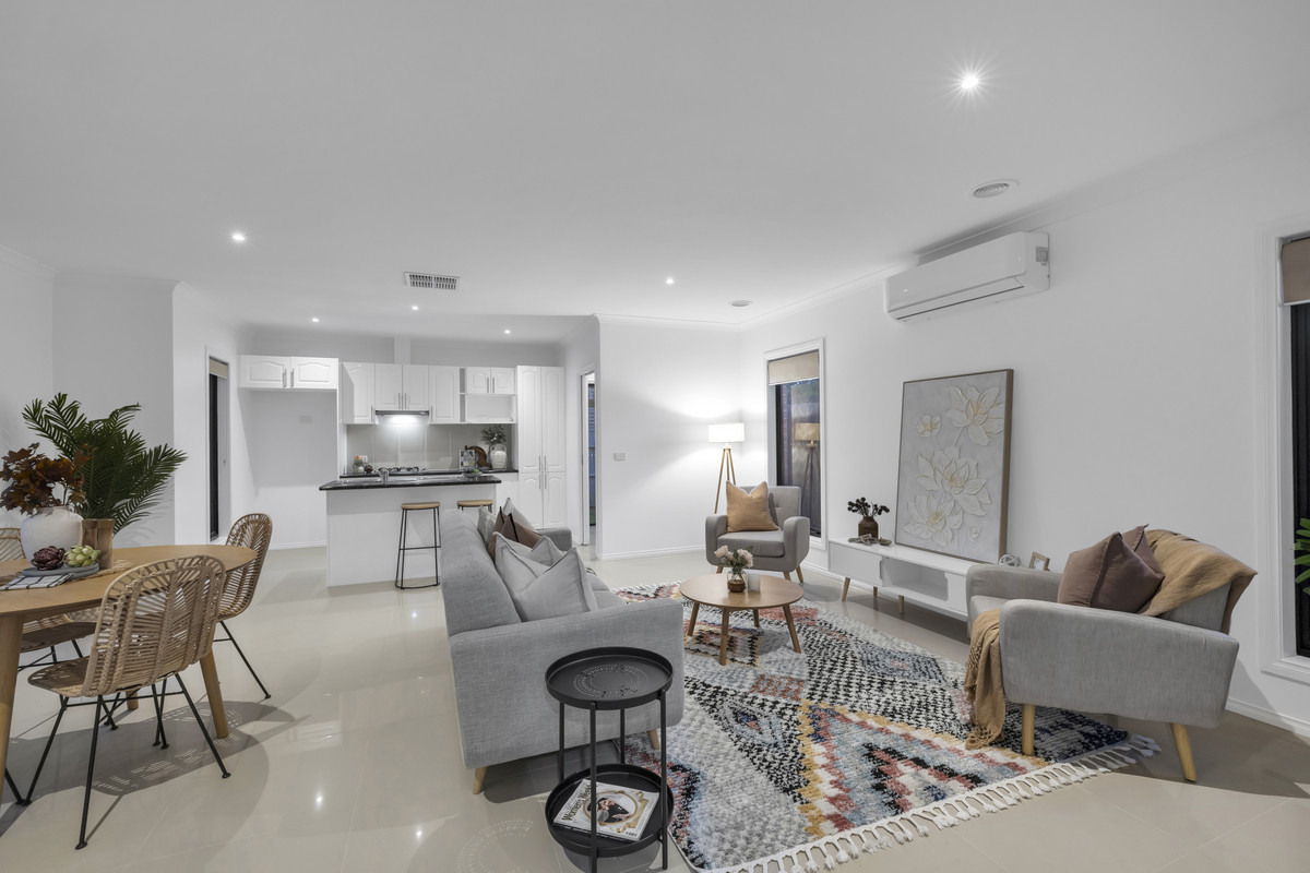 101A Endeavour Drive, Cranbourne North VIC 3977, Cranbourne North - Thumbnail 2