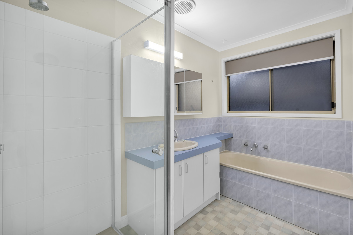 4 Isaac Smith Crescent, Cranbourne VIC 3977, Cranbourne - Thumbnail 7