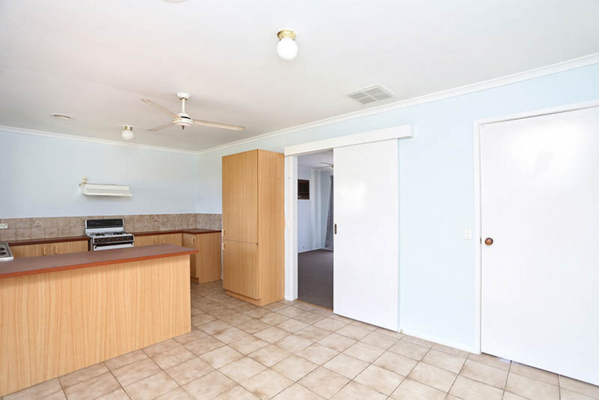 12 Brodie Court, MEADOW HEIGHTS VIC 3048, Meadow Heights - Thumbnail 4
