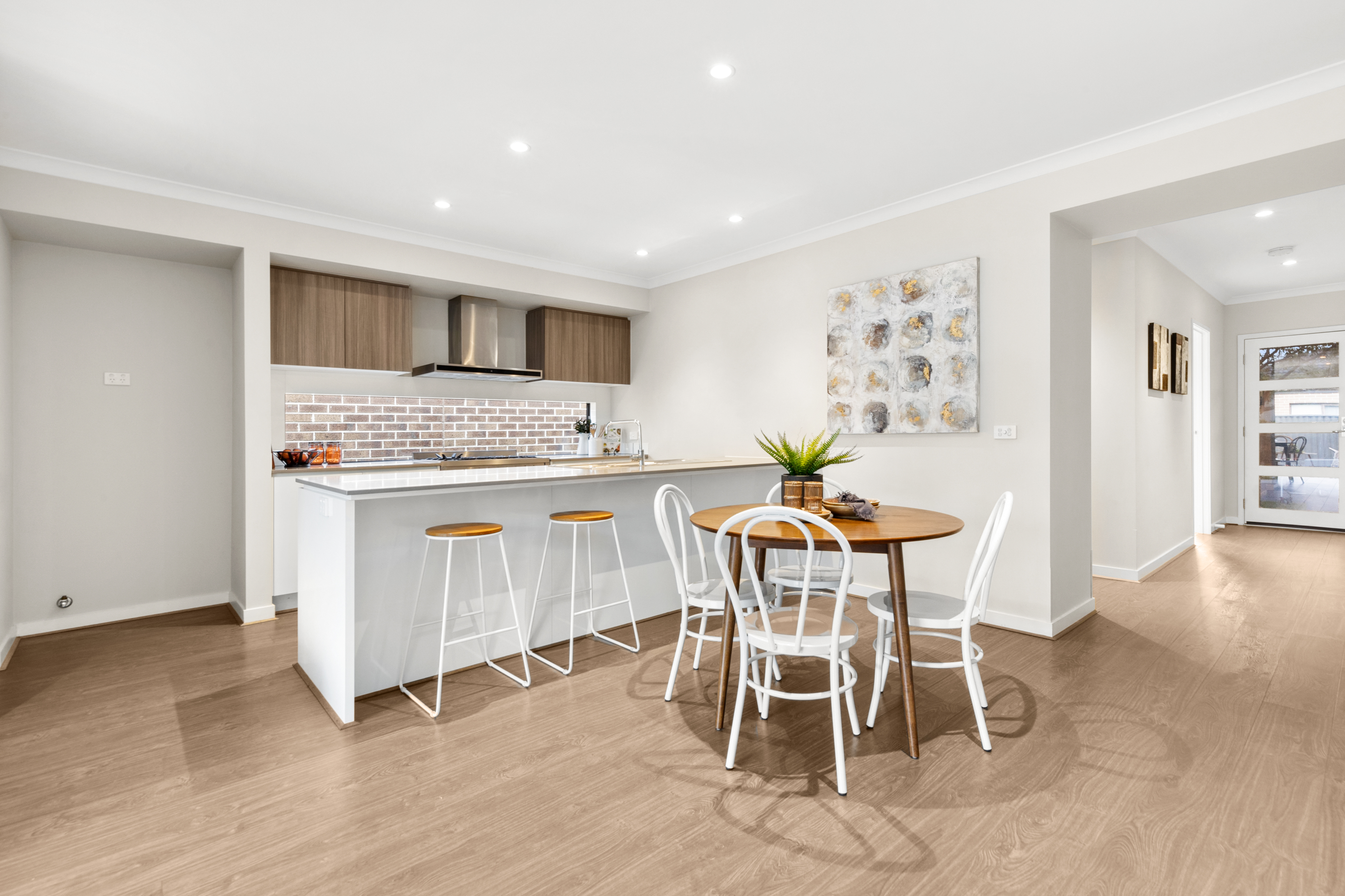30 Featherwood Crescent, Craigieburn VIC, Craigieburn - Thumbnail 5