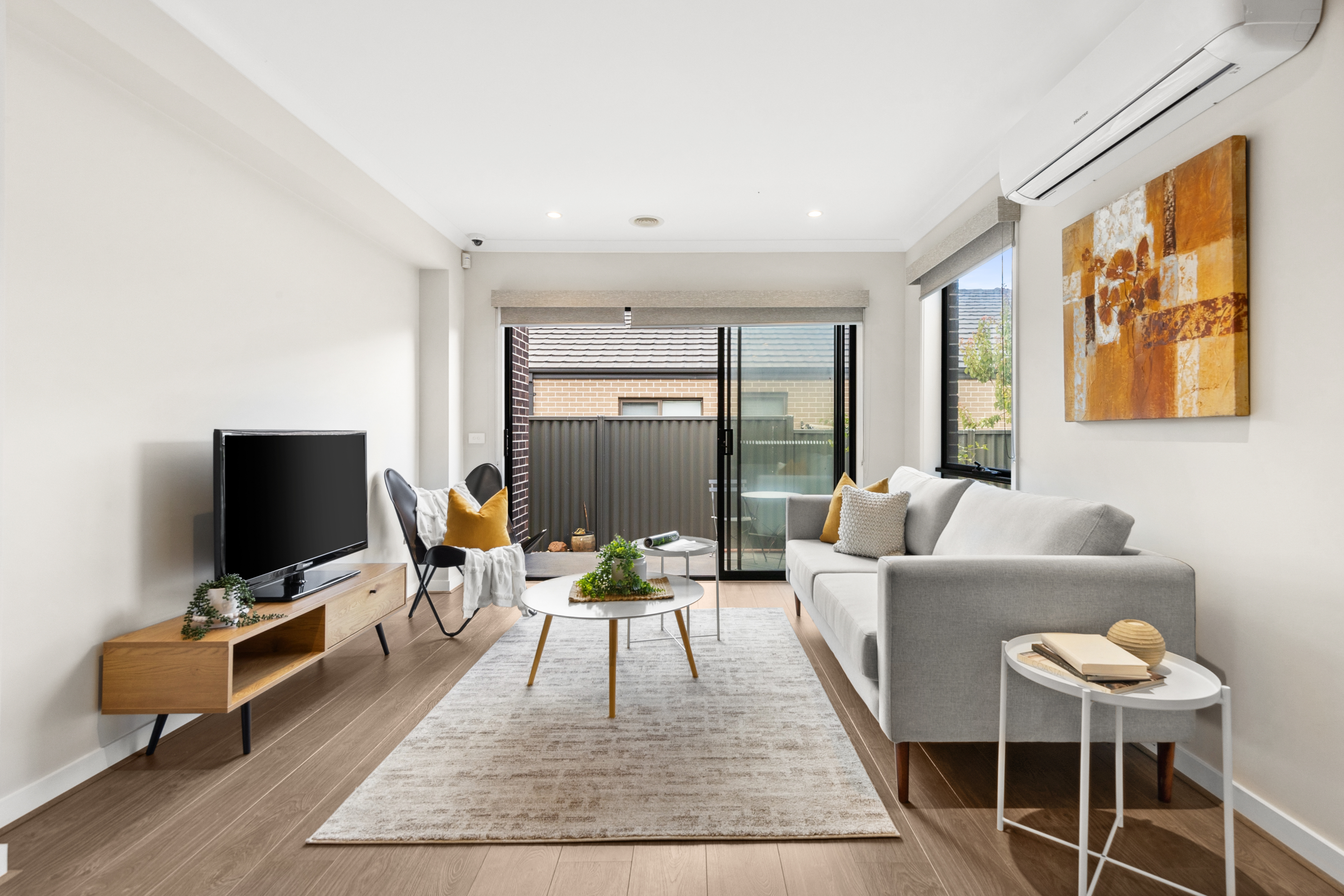 30 Featherwood Crescent, Craigieburn VIC, Craigieburn - Thumbnail 2