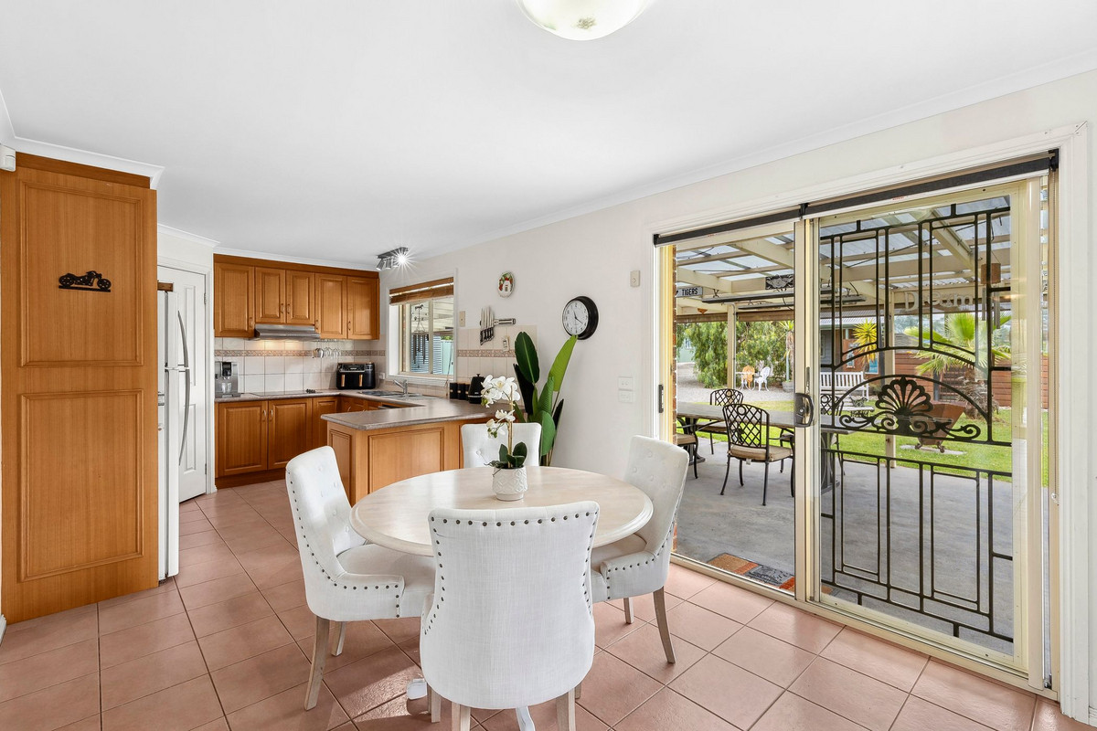172 Yverdon Drive, Bannockburn VIC 3331, Bannockburn - Thumbnail 3