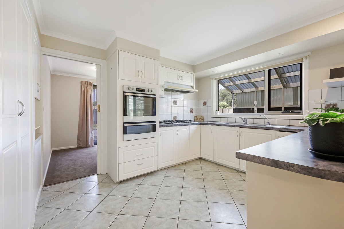 3 Sophia Street, Allansford VIC 3277, Allansford - Thumbnail 2