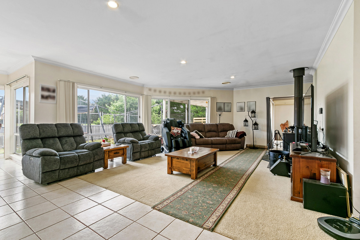 13 Palm Grove, Morwell VIC 3840, Morwell - Thumbnail 2