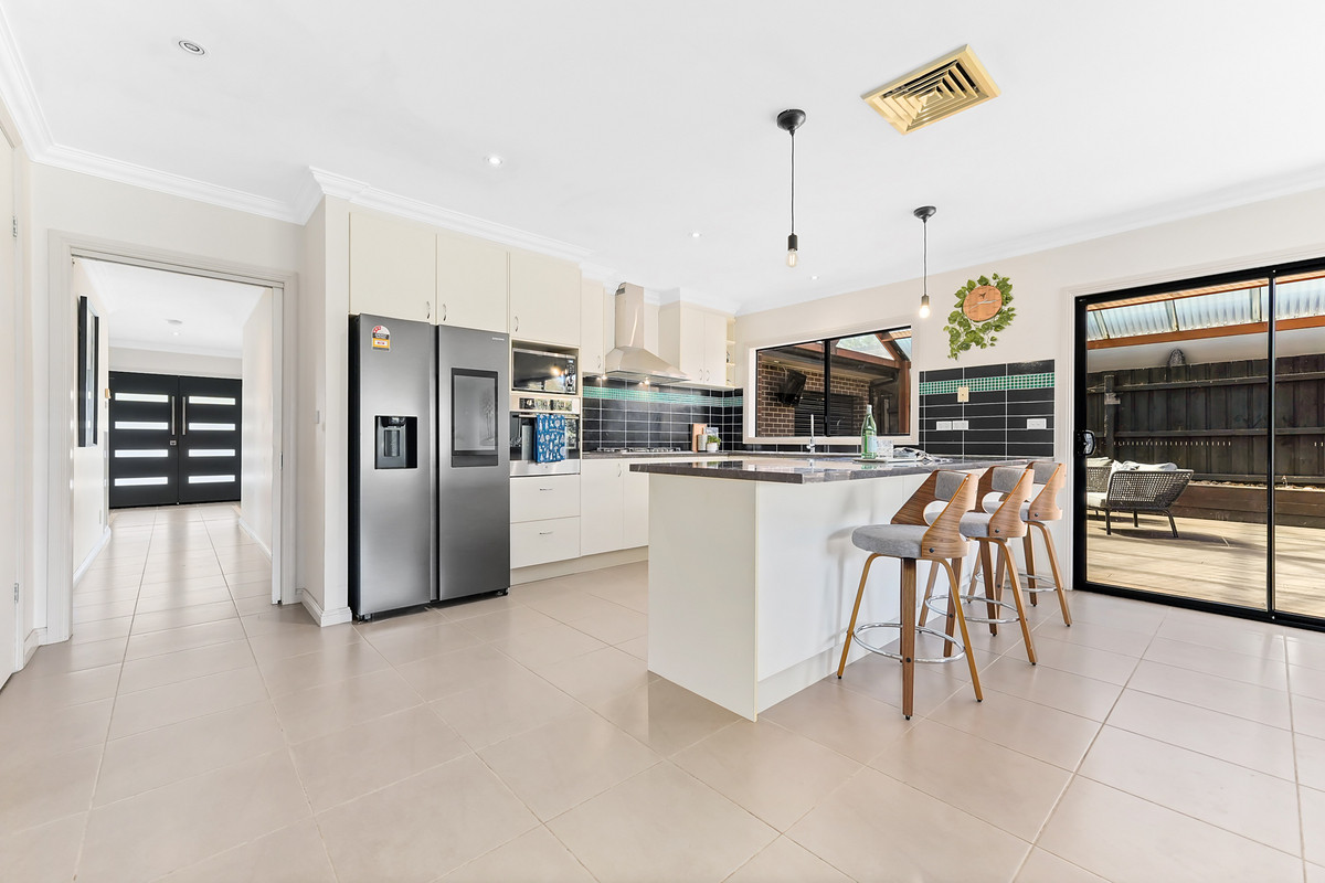 78 Scarborough Avenue, Cranbourne West VIC 3977, Cranbourne West - Thumbnail 4