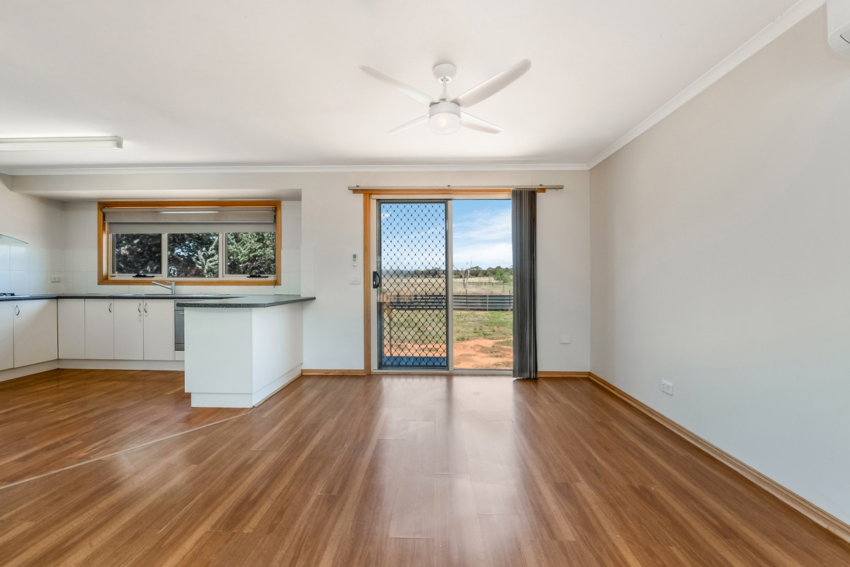 7025 Calder Highway, Wedderburn VIC 3518, Wedderburn - Thumbnail 4