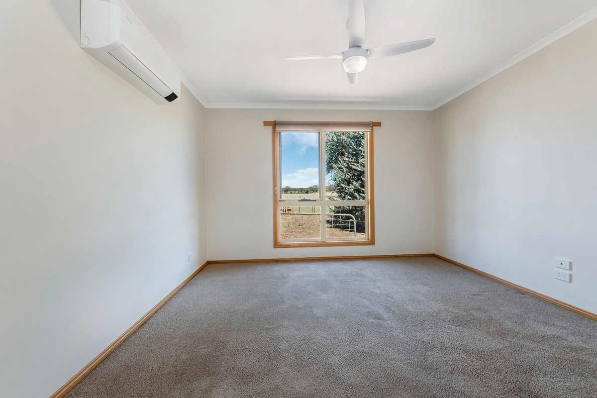 7025 Calder Highway, Wedderburn VIC 3518, Wedderburn - Thumbnail 5
