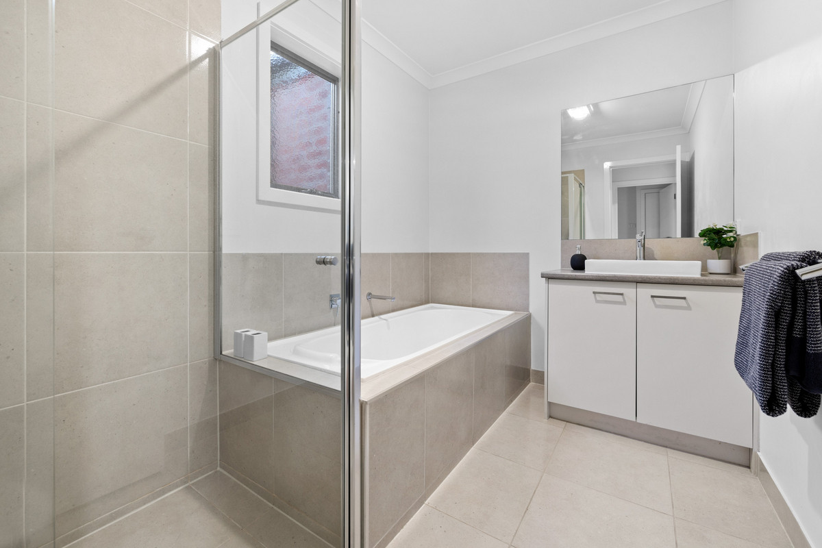 10 Impara Rise, Werribee VIC 3030, Werribee - Thumbnail 7