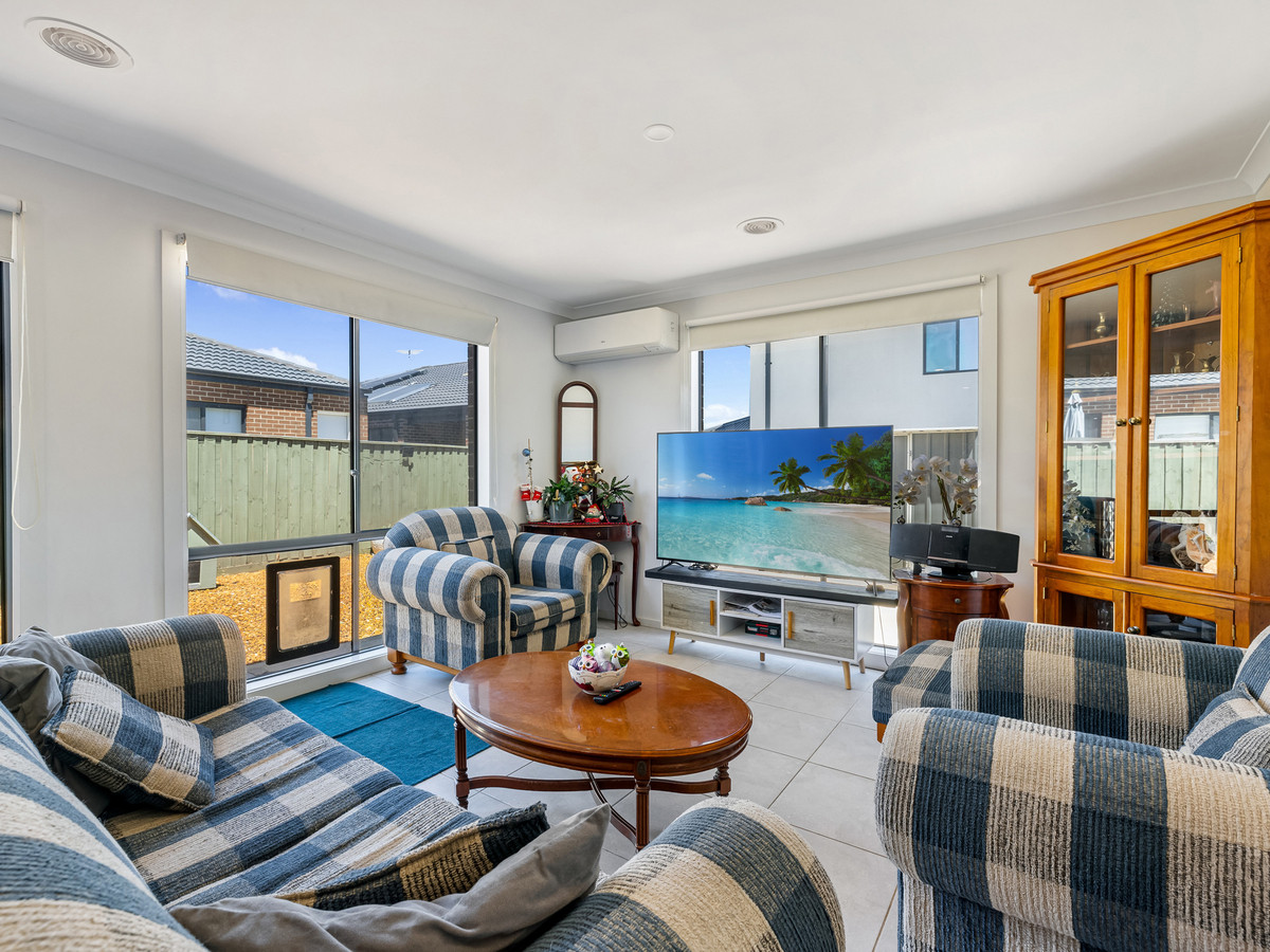 19 Holman Crescent, Bacchus Marsh VIC 3340, Bacchus Marsh - Thumbnail 3