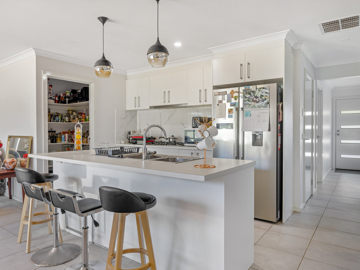 19 Holman Crescent, Bacchus Marsh VIC 3340, Bacchus Marsh - Thumbnail 5