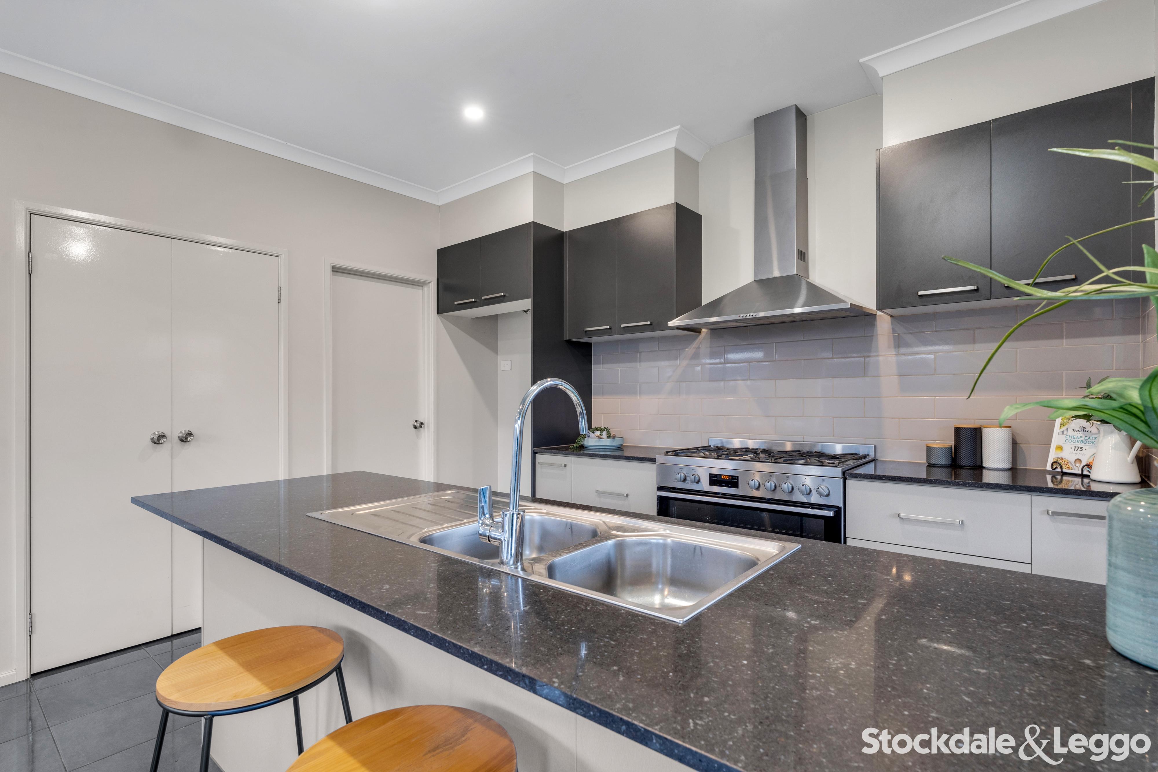 20 Tivoli Way, Mickleham VIC, Mickleham - Thumbnail 3