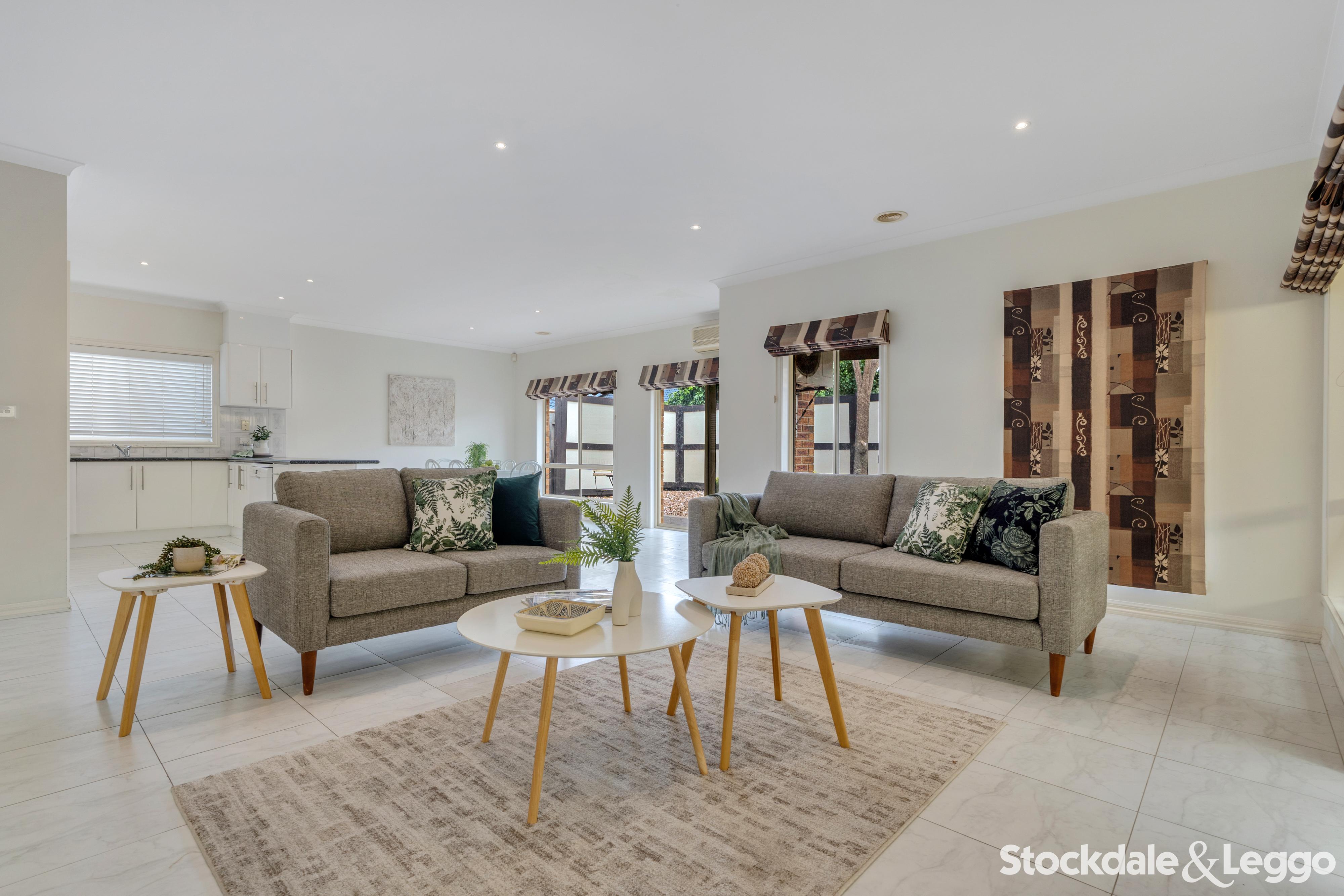 21 Statesman Avenue, Roxburgh Park VIC, Roxburgh Park - Thumbnail 2