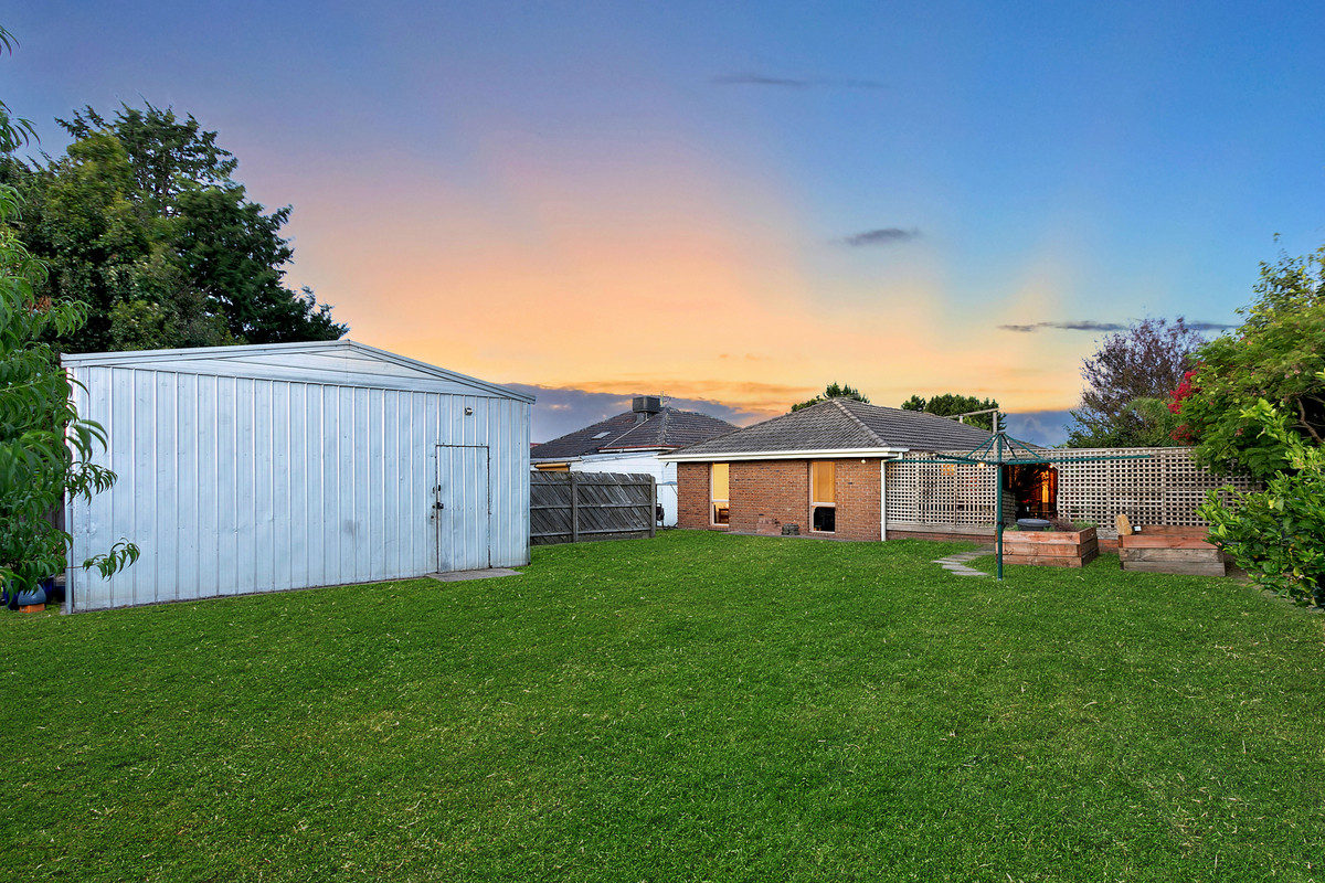118 Circle Drive South, Cranbourne VIC 3977, Cranbourne - Thumbnail 2