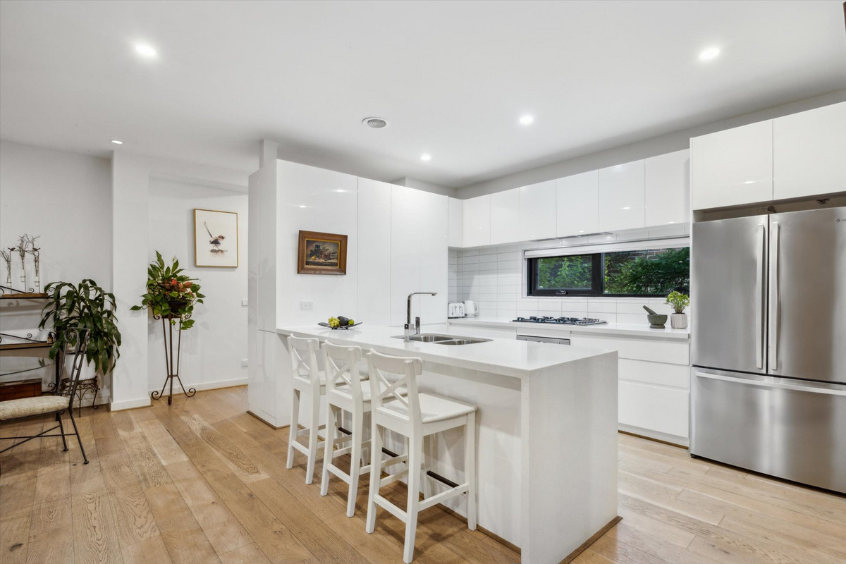 2 / 13 William Road, Croydon VIC 3136, Croydon - Thumbnail 2