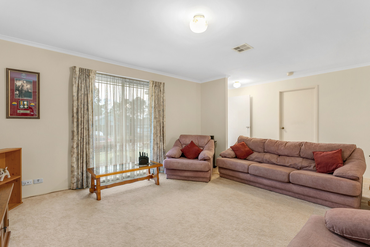 125 Lawless Drive, Cranbourne North VIC 3977, Cranbourne North - Thumbnail 3
